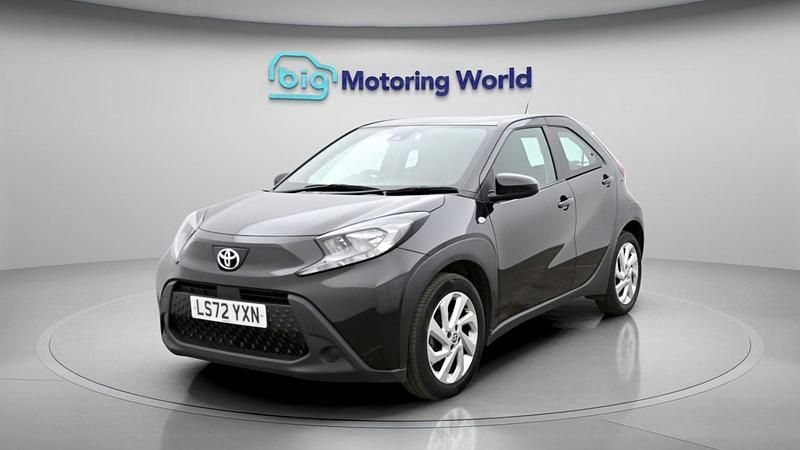 Used Toyota Aygo X PURE 71 HP (52 kW) 2022 Black SUV