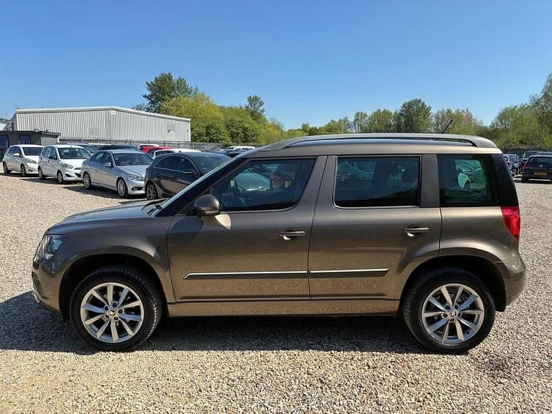 Used Skoda Yeti SE 105 HP (77 kW) 2016 Brown SUV
