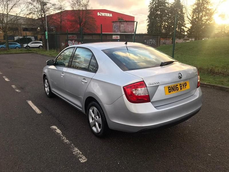 Used Skoda Rapid SE 105 HP (77 kW) 2016 Silver Hatchback