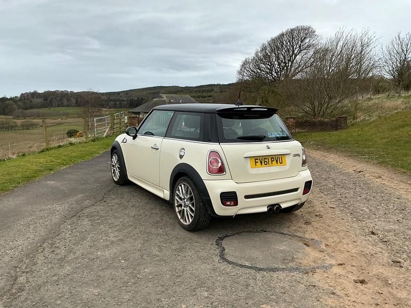 Używany Mini Cooper S Hatch 2011 Biały Hatchback
