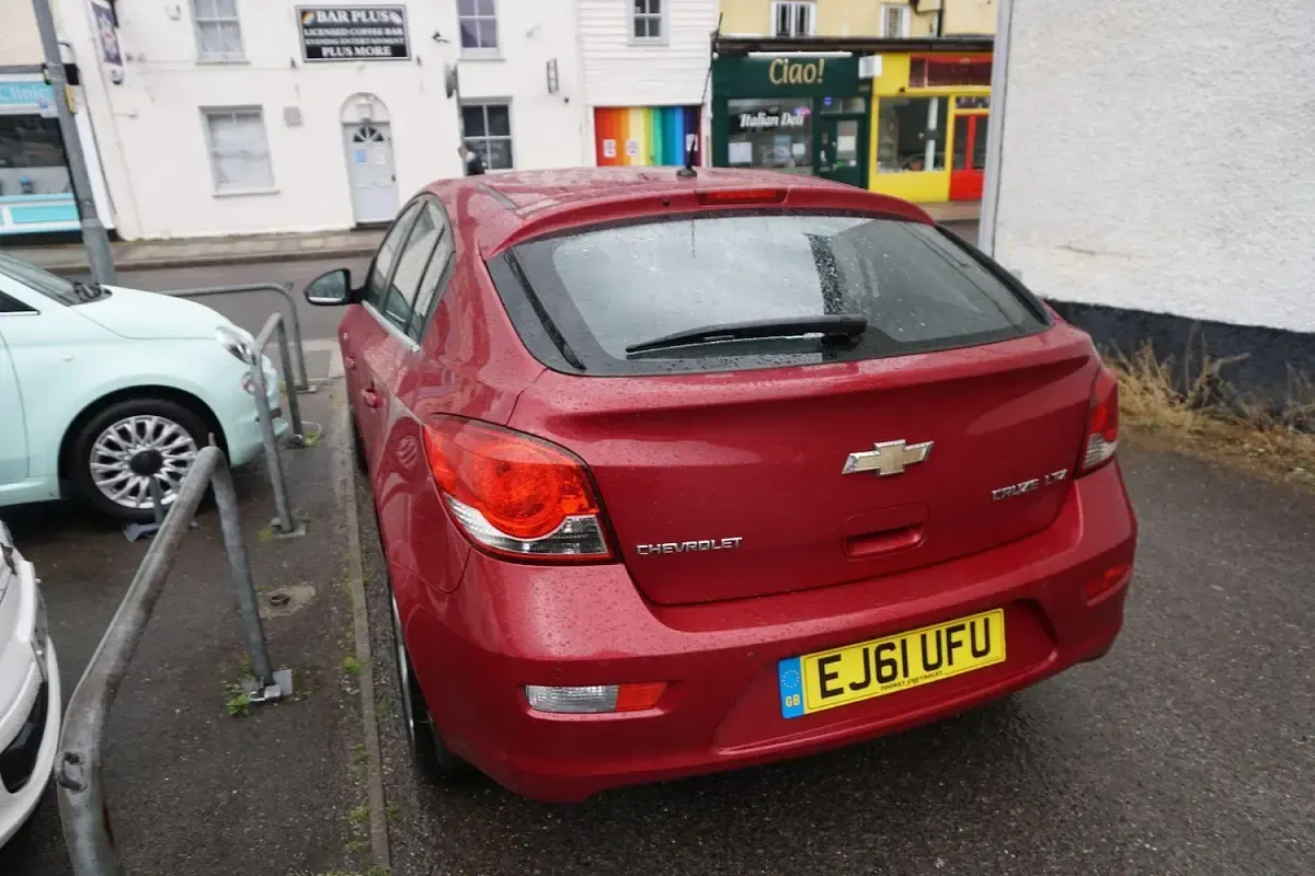 Used Chevrolet Cruze LTZ 141 HP (103 kW) 2011 Red Hatchback