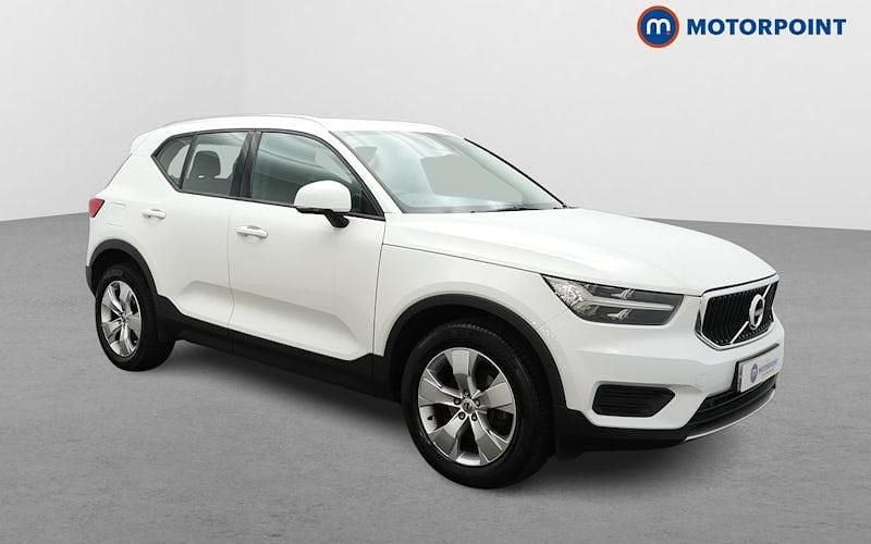Used 2022 Volvo XC40 Momentum SUV | £19,999 (Good price) - Image 1/4