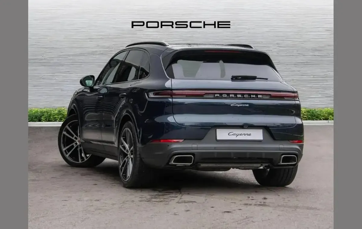 Used Porsche Cayenne Sport 348 HP (255 kW) 2026 Blue SUV