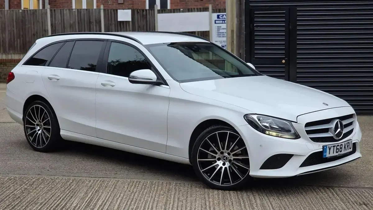 Used Mercedes C220 SE 2018 White Estate