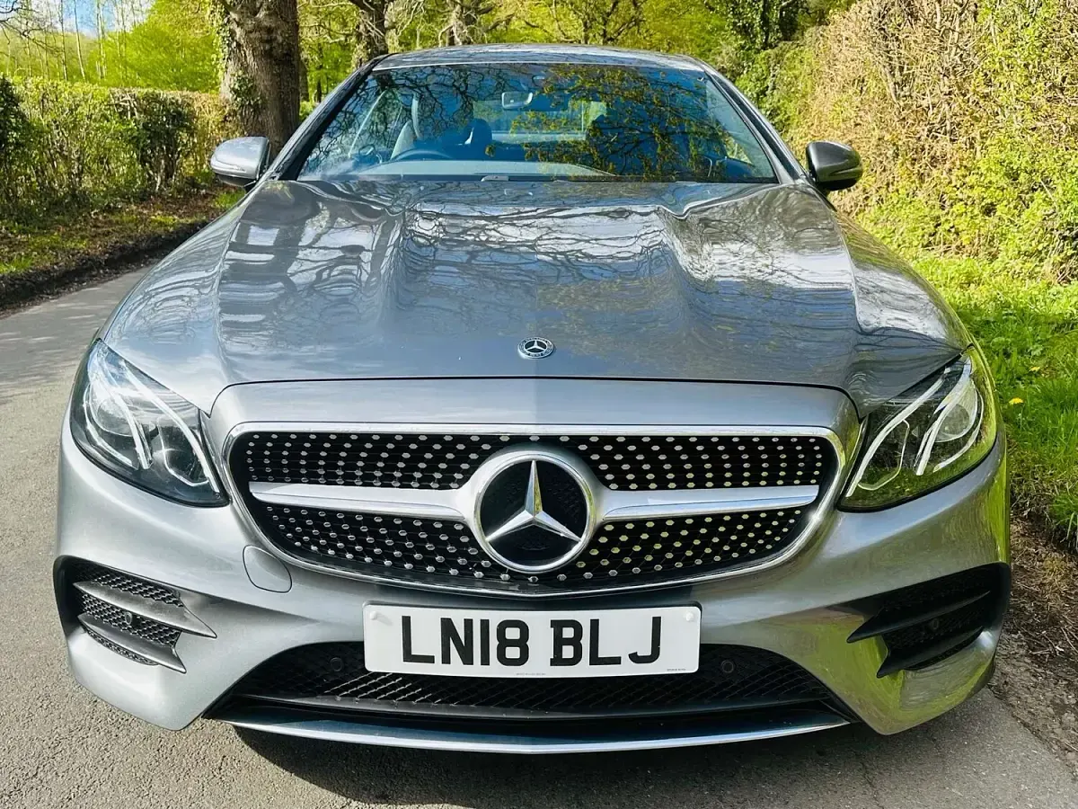 Käytetty Mercedes E220 AMG line 194 HP (142 kW) 2018 Harmaa Coupe - kaksiovinen