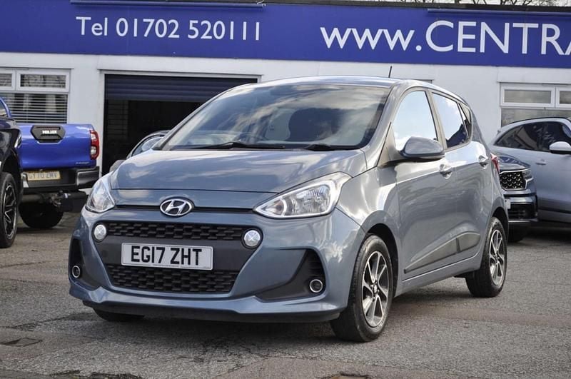 Used Hyundai i10 Premium 87 HP (63 kW) 2017 Blue Hatchback