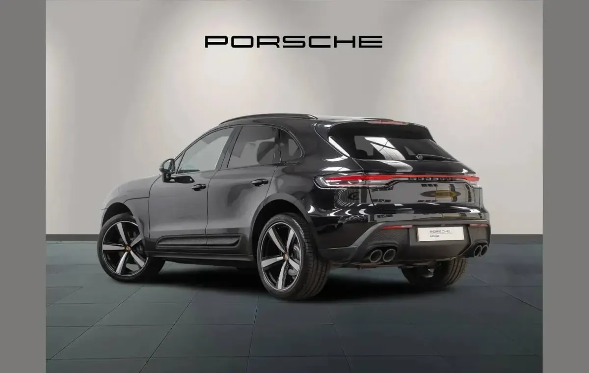 New Porsche Macan 261 HP (191 kW) 2025 Black SUV