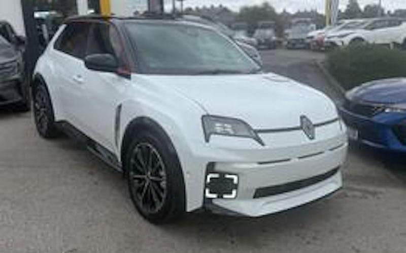 New 2025 Renault 5 E-Tech Iconic Hatchback | £22,995 (Good price) - Image 1/4