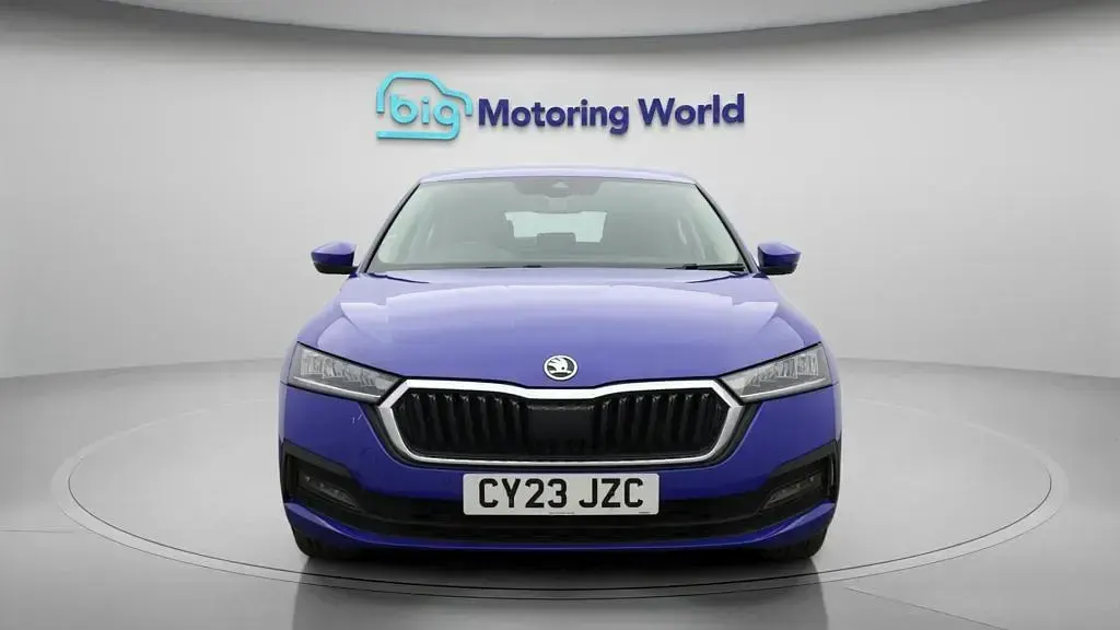 Used Skoda Octavia SE Technology 204 HP (150 kW) 2023 Blue Hatchback