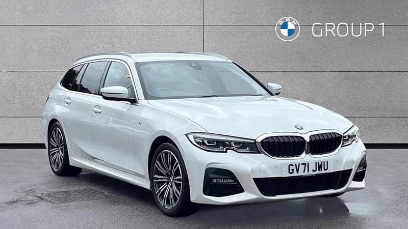 White Used 2022 BMW 320 M Sport Estate | £26,475 (Good price) - Image 1/4