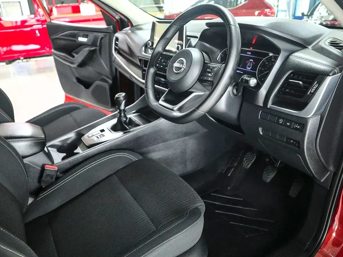 Used Nissan Qashqai Acenta Premium 140 HP (102 kW) 2024 Red SUV