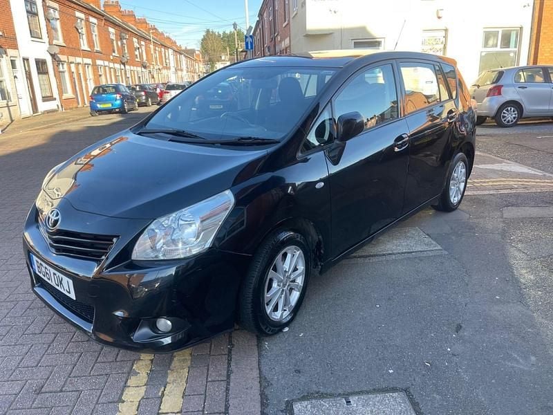 Black Used 2011 Toyota Verso MPV | £3,650 (Fair price) - Image 1/4