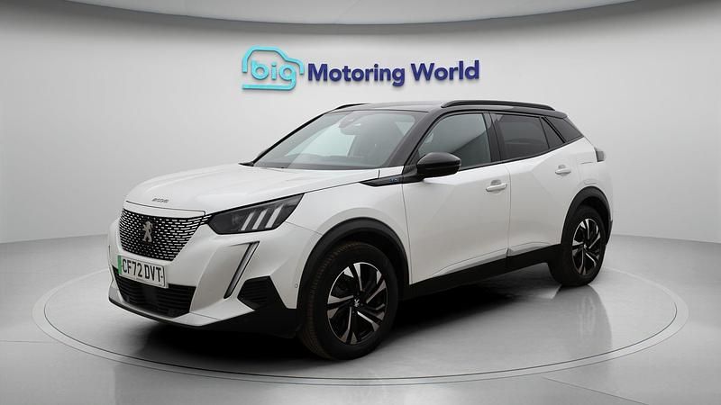 Used Peugeot e-2008 GT 98 kW (134 HP) 2023 White SUV