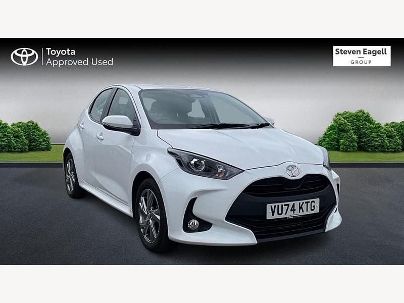 Used Toyota Yaris Hybrid 2024 White Hatchback