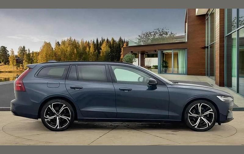 Used Volvo V60 Plus 194 HP (142 kW) 2025 Blue Estate