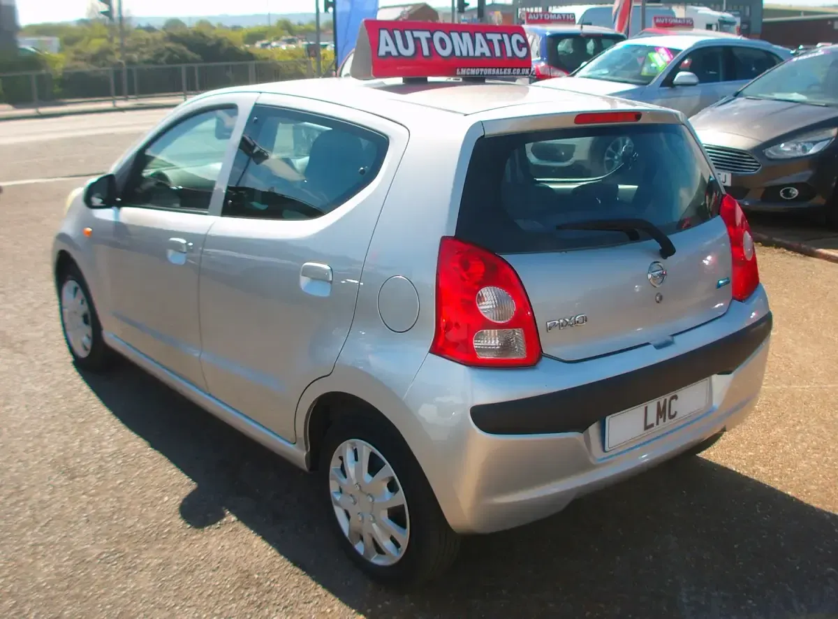 Used Nissan Pixo N-TEC 68 HP (50 kW) 2011 Silver Hatchback