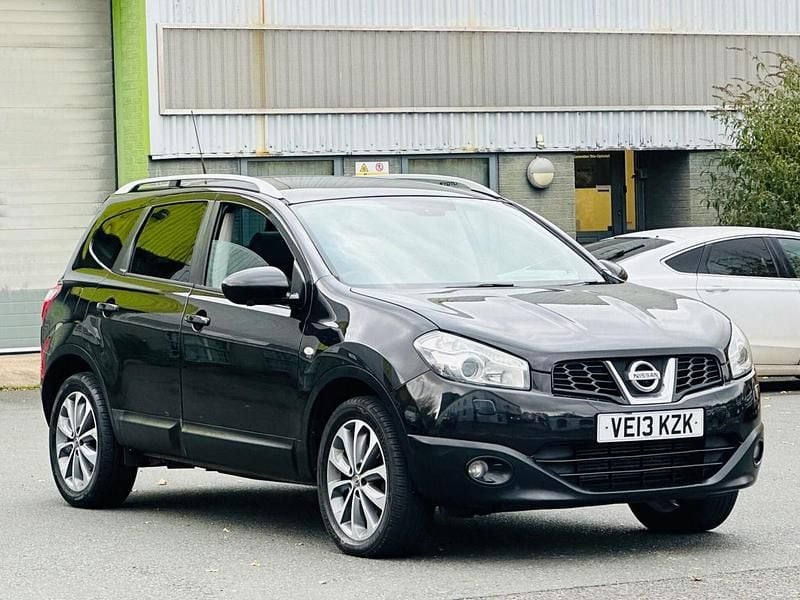 Black Used 2013 Nissan Qashqai +2 Tekna SUV | £2,990 (Fair price) - Image 1/4