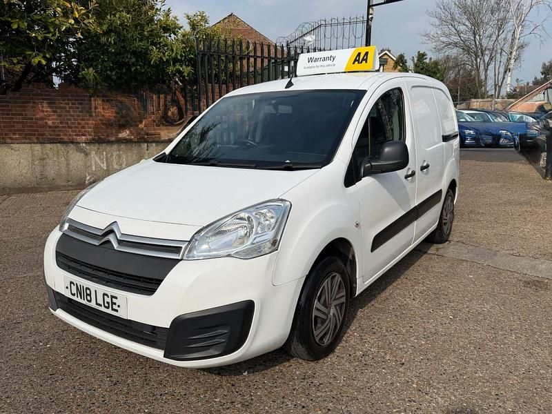 Used Citroën Berlingo 75 HP (55 kW) 2018 White MPV