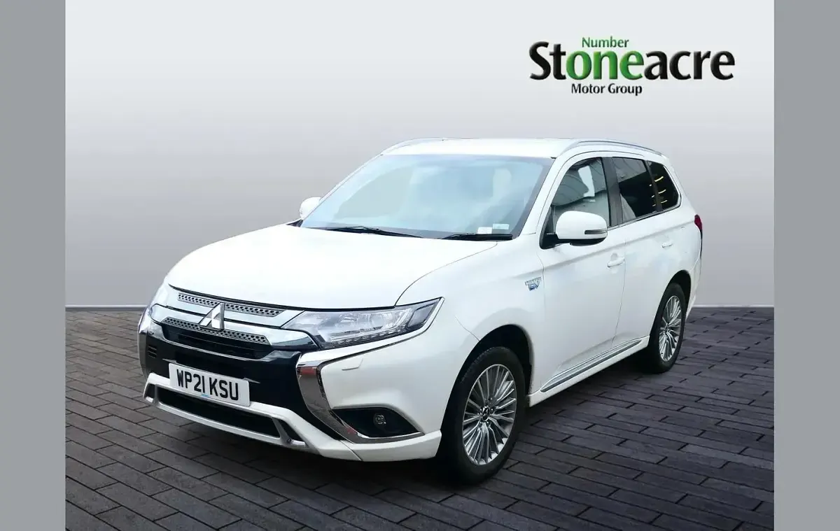 Used Mitsubishi Outlander P-HEV 221 HP (162 kW) 2021 White SUV