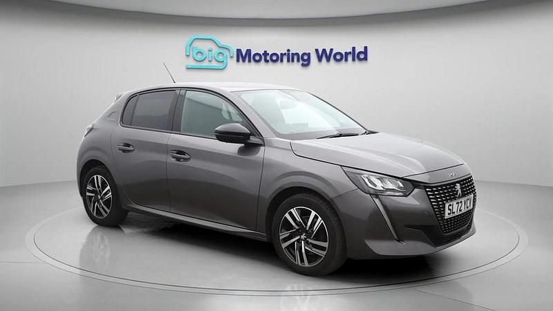 Used Peugeot 208 Allure+ 100 HP (73 kW) 2022 Grey Hatchback