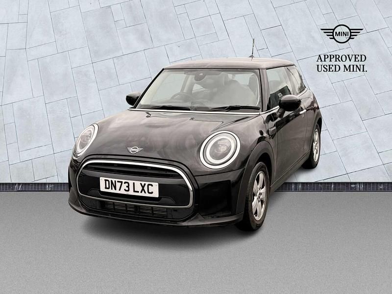 Używany Mini Cooper Classic 134 KM (98 kW) 2023 Czarny Hatchback