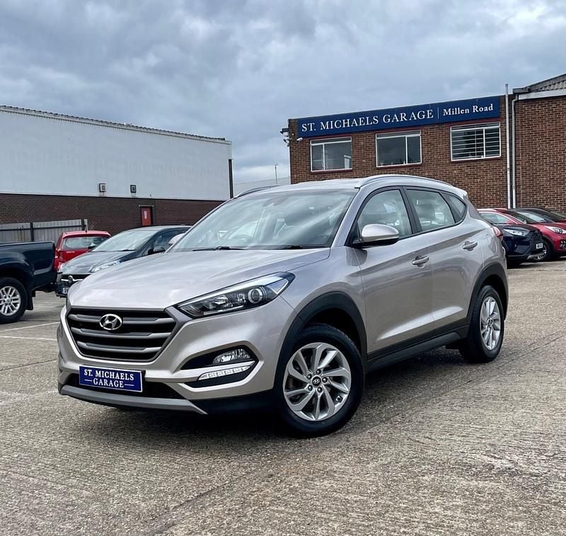 Beige Used 2018 Hyundai Tucson SE SUV | £12,995 (Good price) - Image 1/4