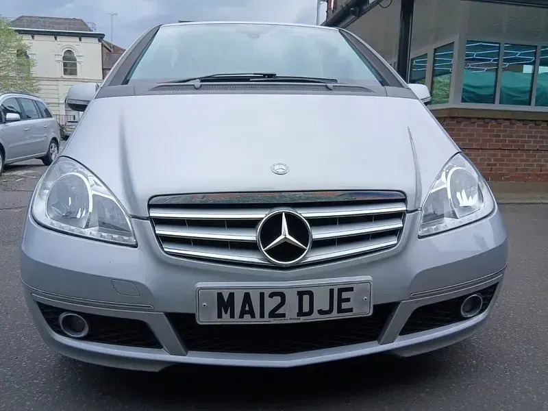 Usado Mercedes A160 Avantgarde 2012 Prateado Citadino