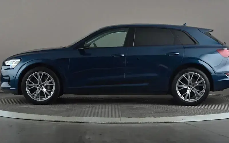 Used Audi e-tron Comfort 300 kW (408 HP) 2020 Blue SUV