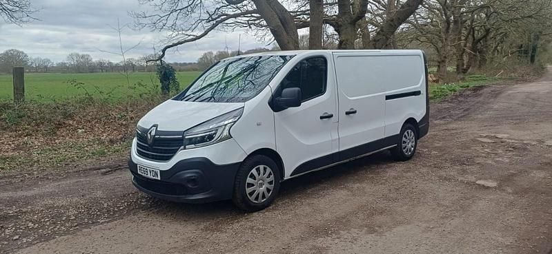 Used Renault Trafic 2019 White MPV