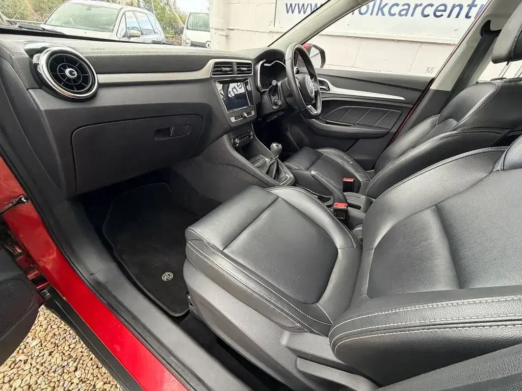 Used MG ZS Exclusive 106 HP (77 kW) 2019 Red SUV