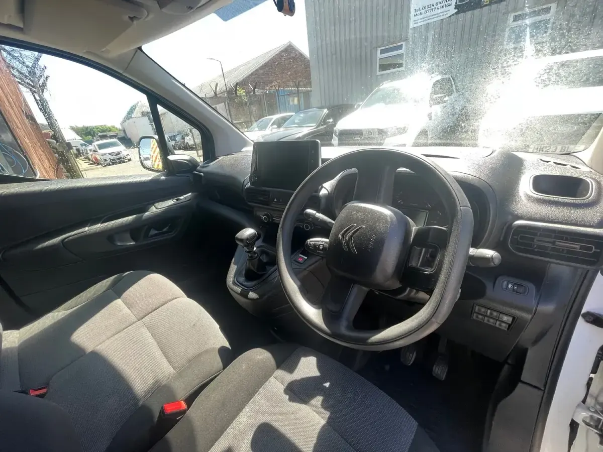 Used Citroën Berlingo PureTech 110 HP (80 kW) 2020 White MPV