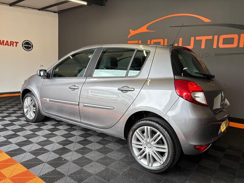 Usado Renault Clio II Dynamique 2011 Cinzento Citadino