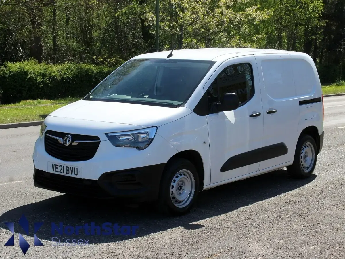 Used Vauxhall Combo Edition 101 HP (74 kW) 2021 MPV