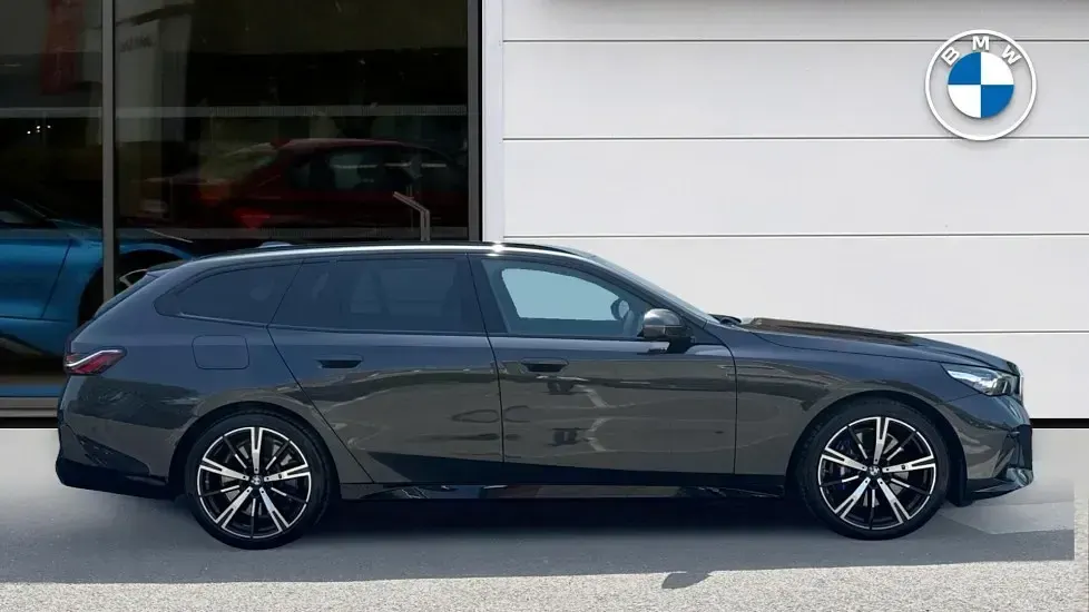 Used BMW 550e M Sport 482 HP (354 kW) 2026 Grey Estate