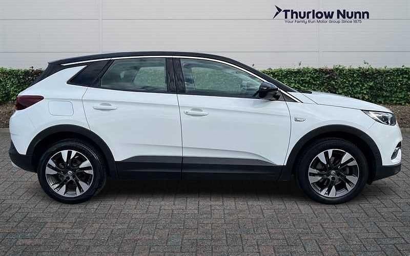 Used Vauxhall Grandland X Sport 131 HP (96 kW) 2019 White SUV