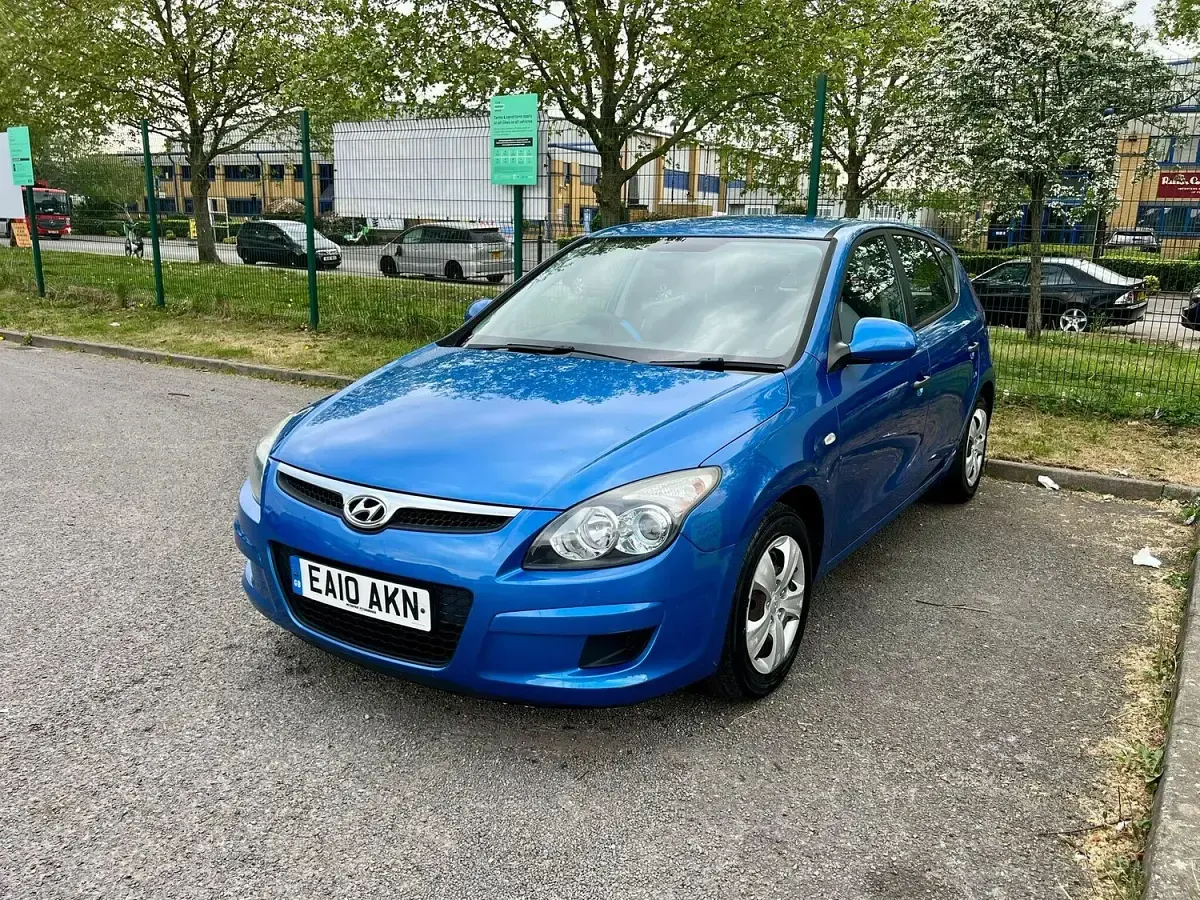 Used Hyundai i30 Classic 108 HP (79 kW) 2010 Blue Hatchback