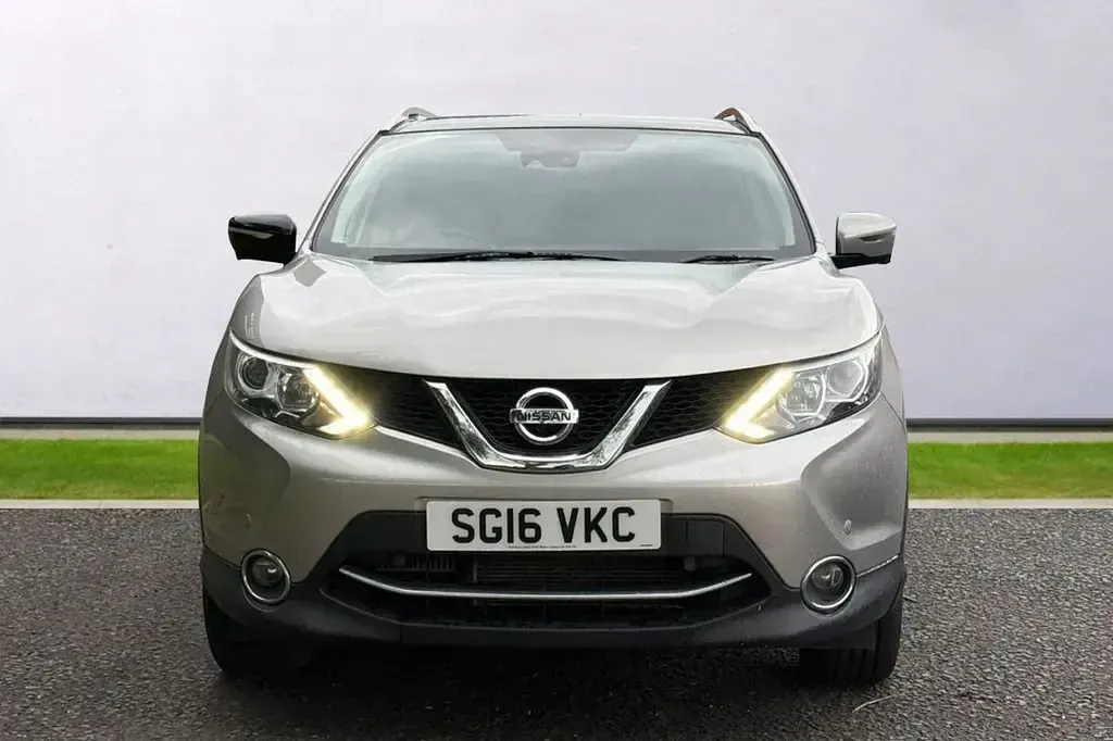 Gebraucht Nissan Qashqai N-TEC 2016 Silber SUV