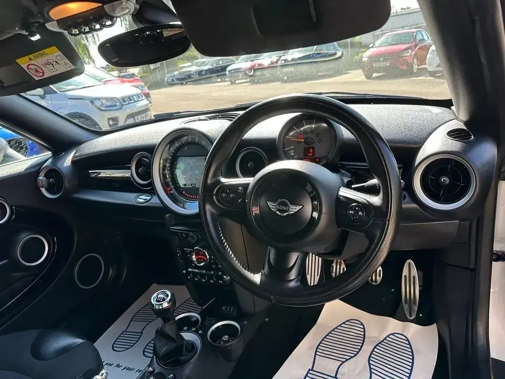 Used Mini Cooper SD Coupé 143 HP (105 kW) 2015 Silver Coupe
