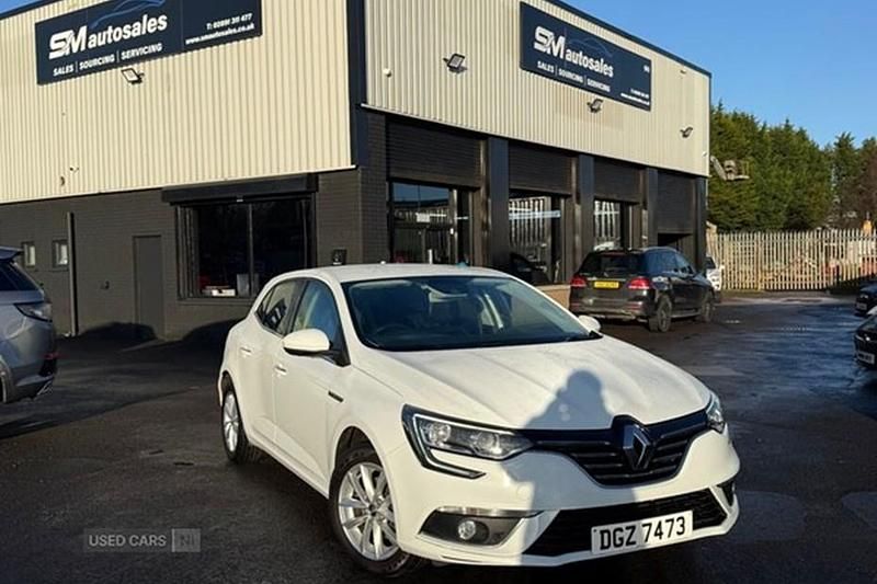 Used 2016 Renault Mégane III Dynamique Hatchback | £7,650 (Fair price) - Image 1/1