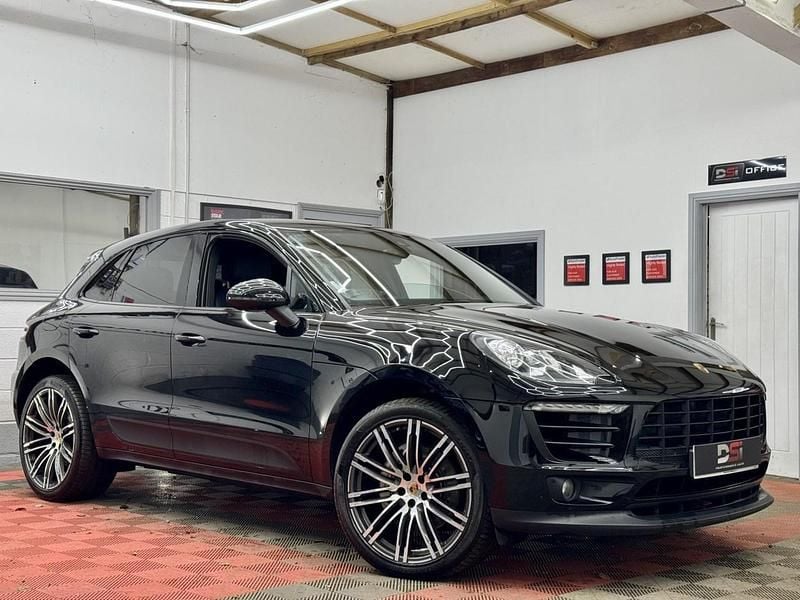 Black Used 2017 Porsche Macan SUV | £23,990 (Super price) - Image 1/4