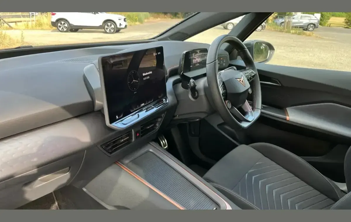 Used Cupra Born e-Boost 169 kW (231 HP) 2025 Midnight black Hatchback