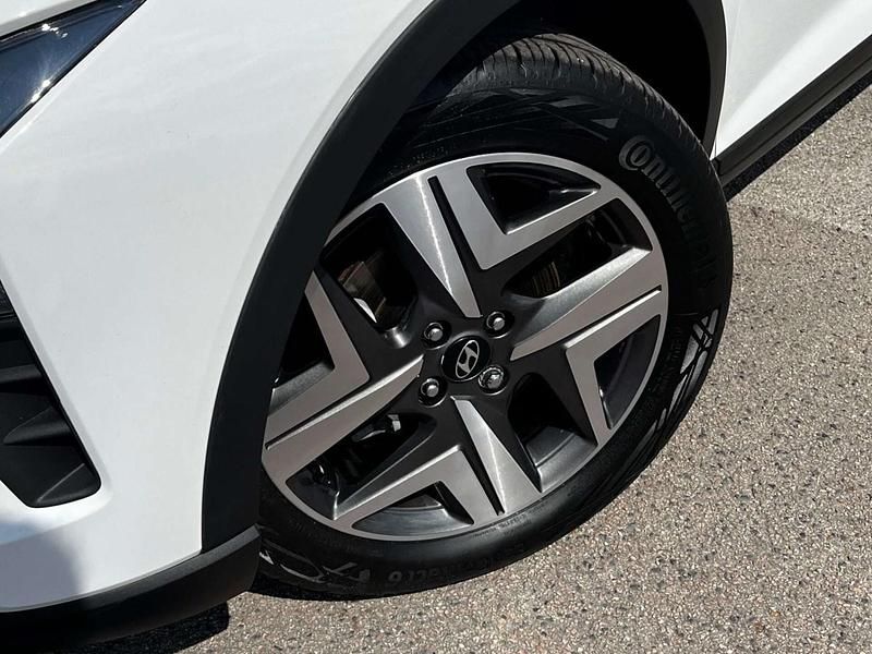 Used Hyundai Bayon Premium 99 HP (72 kW) 2024 White SUV