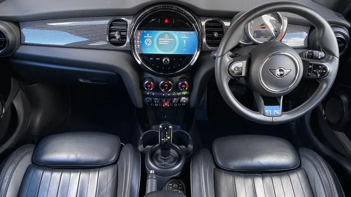 Used Mini Cooper Exclusive 134 HP (98 kW) 2022 Blue Hatchback