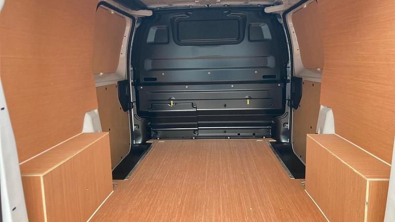 Used Vauxhall Vivaro 120 HP (88 kW) 2024 MPV