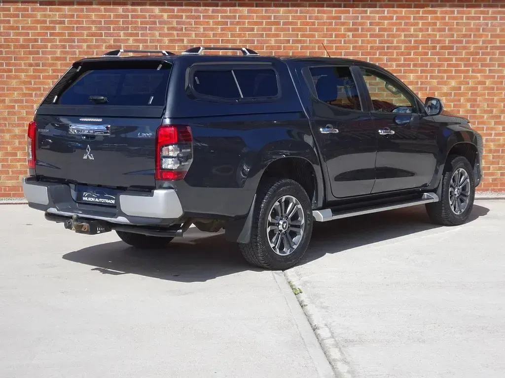 Used Mitsubishi L200 150 HP (110 kW) 2019 Grey Pickup