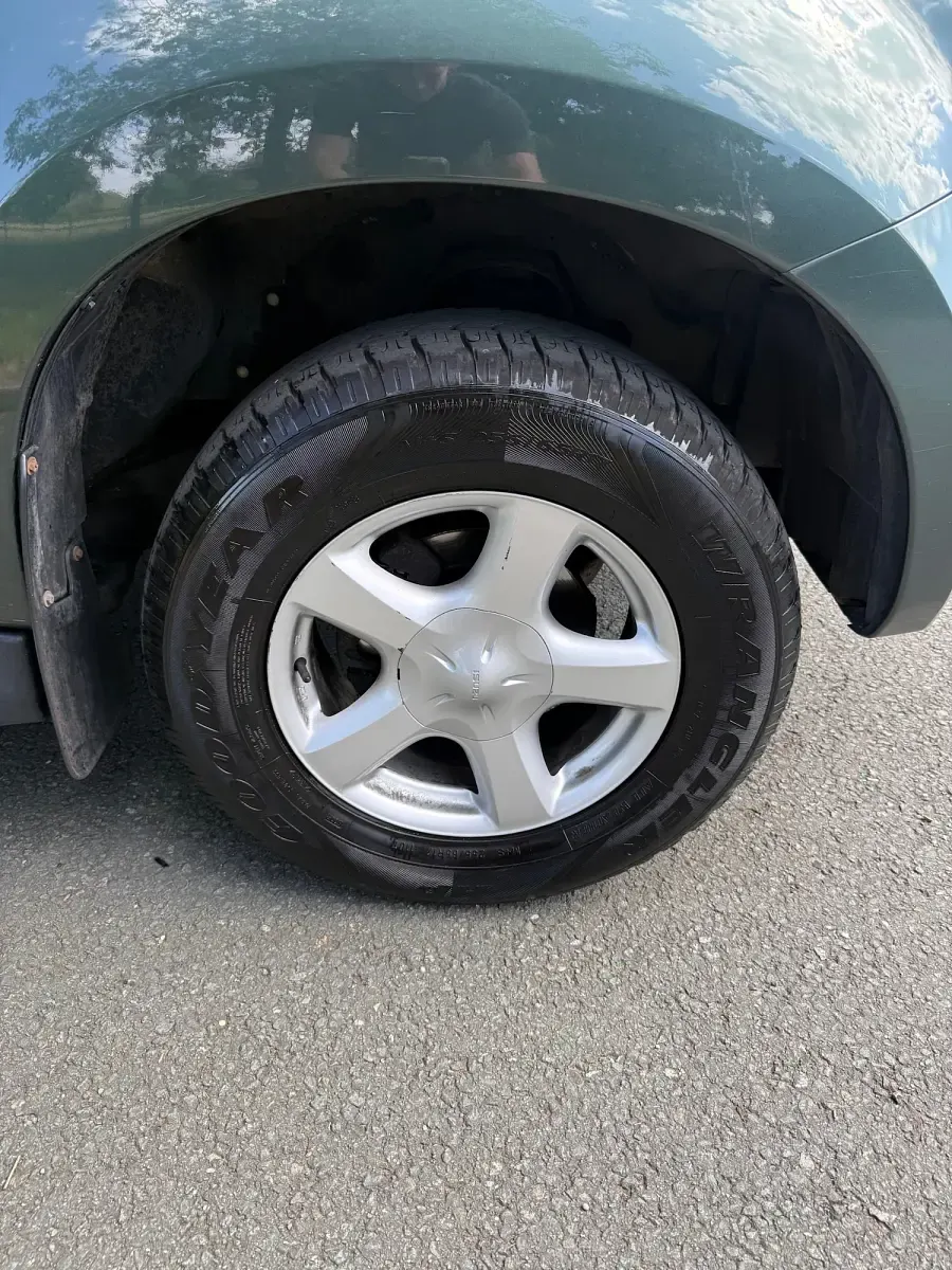 Used Isuzu D-Max 2015 Green Pickup