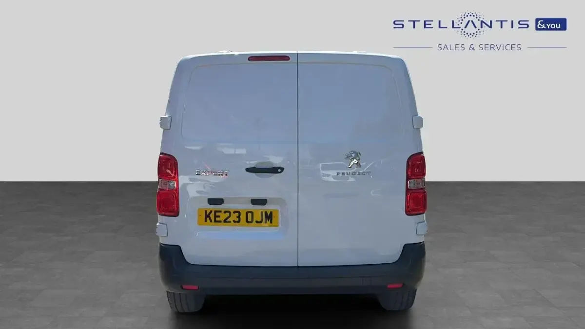 Used Peugeot Expert Premium 142 HP (104 kW) 2023 White Van