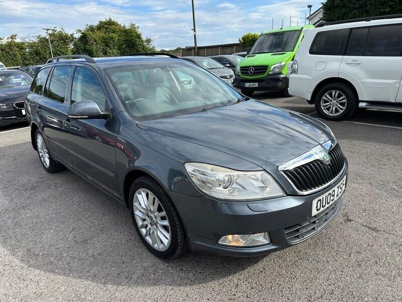 Grey Used 2009 Skoda Octavia LAURIN & KLEMENT Estate | £4,499 (A bit pricey) - Image 1/4