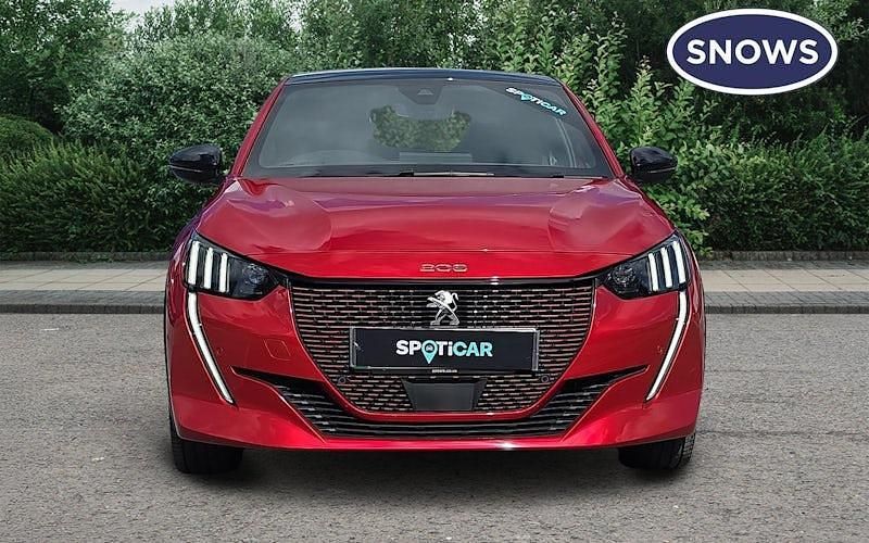 Used Peugeot e-208 Premium 100 kW (136 HP) 2022 Elixir red Hatchback
