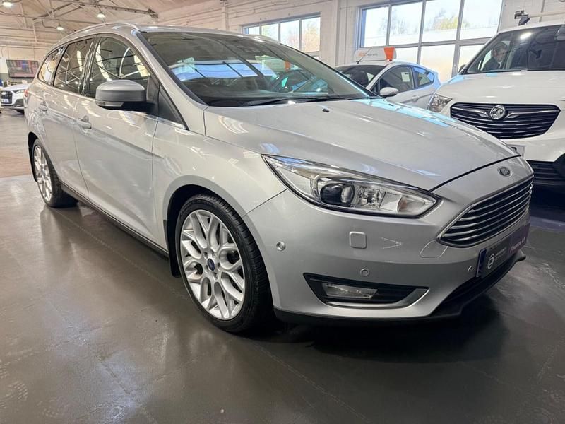 Usado Ford Focus Titanium X 150 HP (110 kW) 2015 Prateado Carrinha